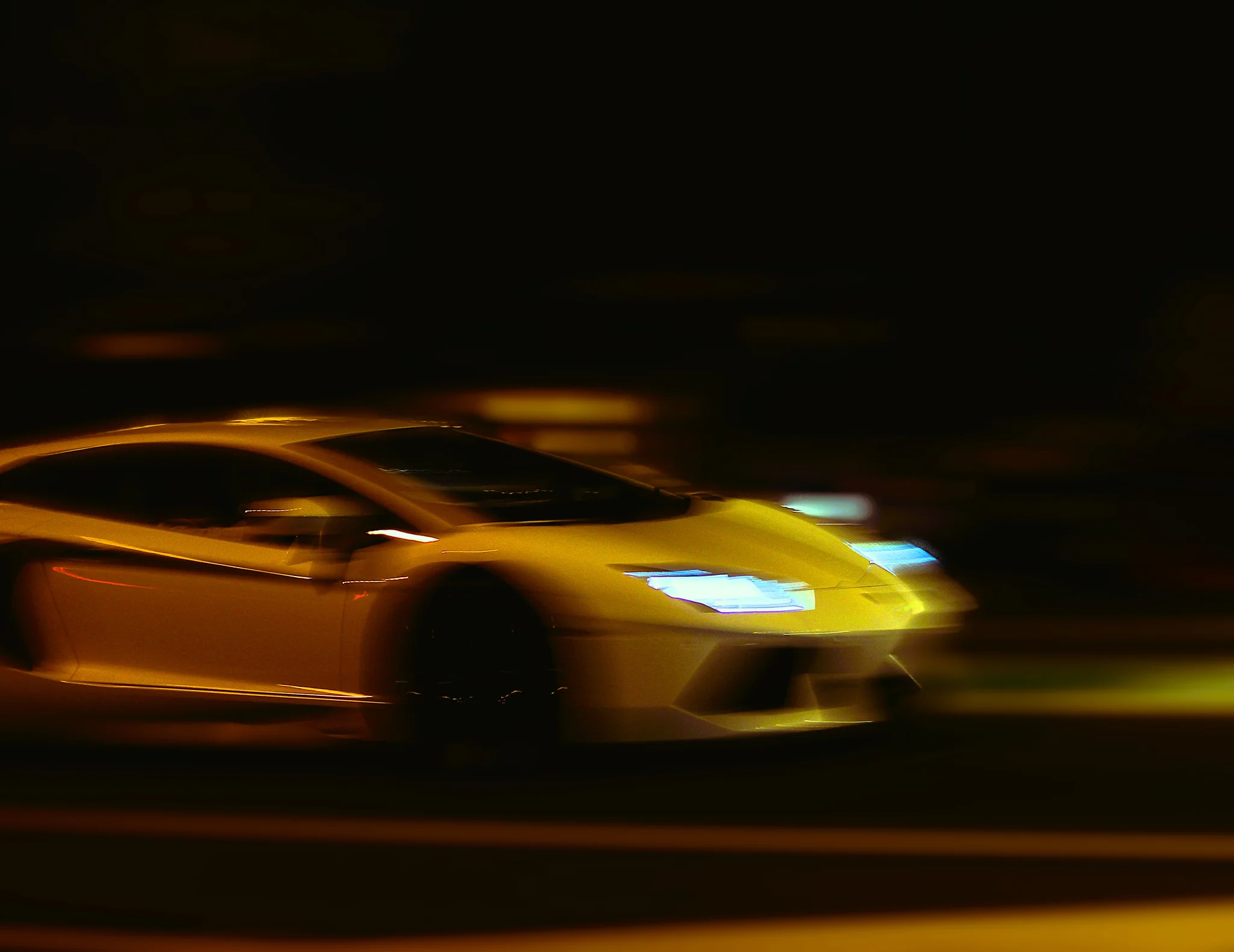 Wen Lambo: Midnight Blur