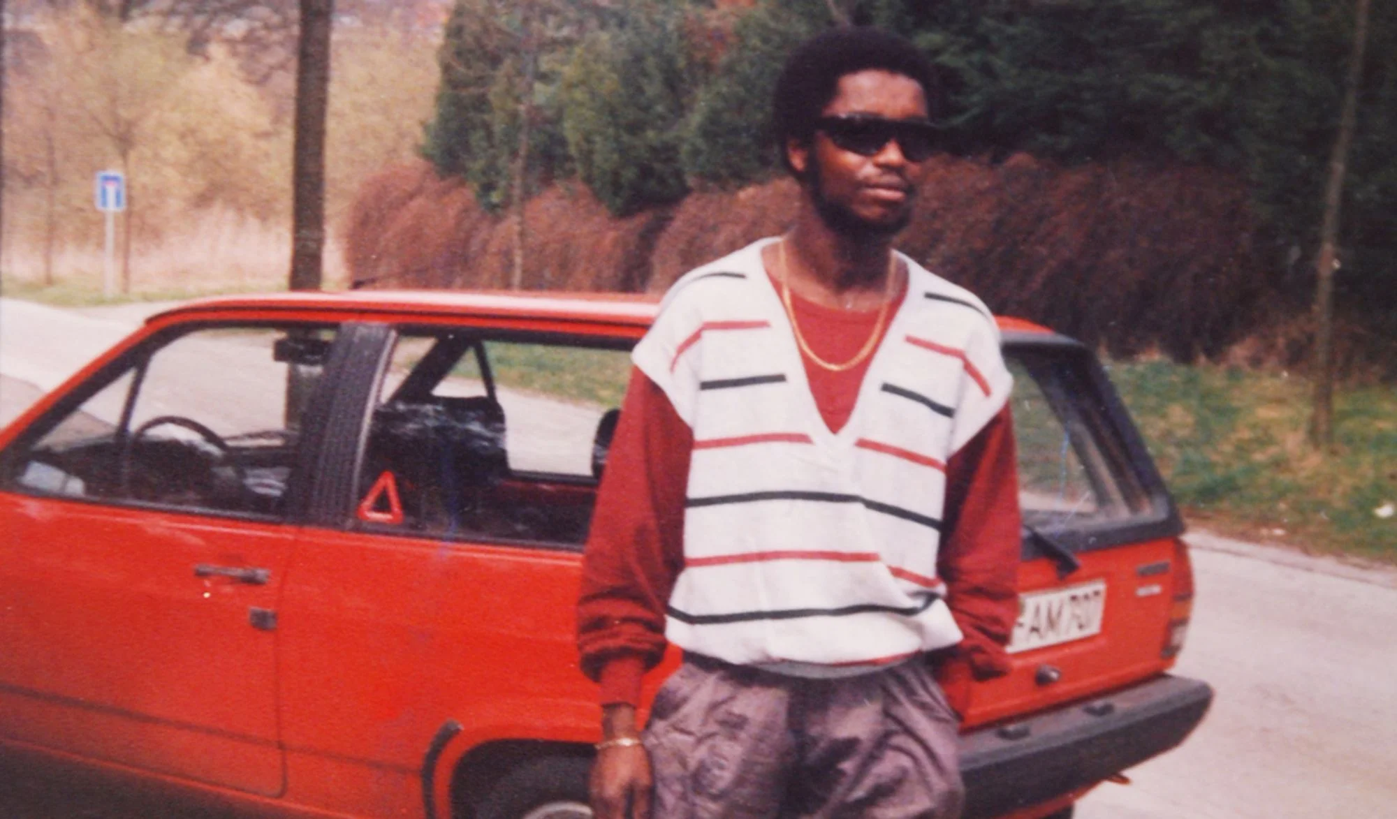 THE RED CAR